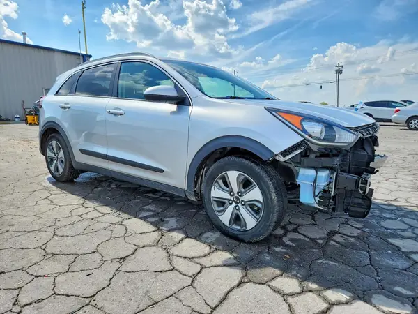 KNDCB3LC7K5245415 — 2019 Kia NIRO, фото 4 с аукциона Copart 05.10.2026, Передняя часть