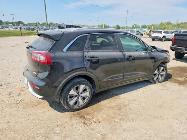 KNDCE3LC4K5242897 — 2019 Kia NIRO, фото 3 с аукциона Copart, Передняя часть