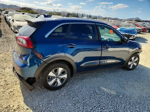 KNDCB3LC6K5322176 — 2019 Kia NIRO, фото 3 с аукциона Copart, Передняя часть