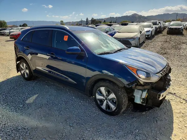 KNDCB3LC6K5322176 — 2019 Kia NIRO, фото 4 с аукциона Copart, Передняя часть