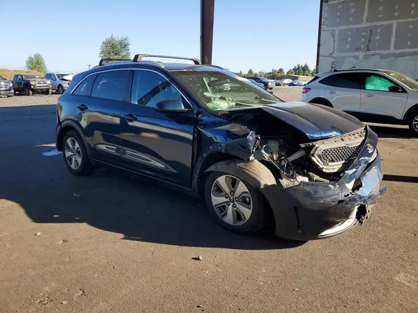 KNDCB3LC8K5256682 — 2019 Kia NIRO, фото 4 с аукциона Copart, Передняя часть