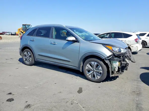 KNDCC3LG9K5022762 — 2019 Kia NIRO, фото 4 с аукциона Copart, Передняя часть