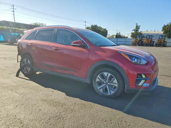 KNDCC3LGXL5036252 — 2020 Kia NIRO, фото 4 с аукциона Copart, Задняя часть