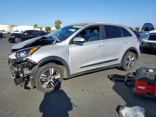 KNDCB3LC5L5400559 — 2020 Kia NIRO, Передняя часть (Front End), фото до ремонта