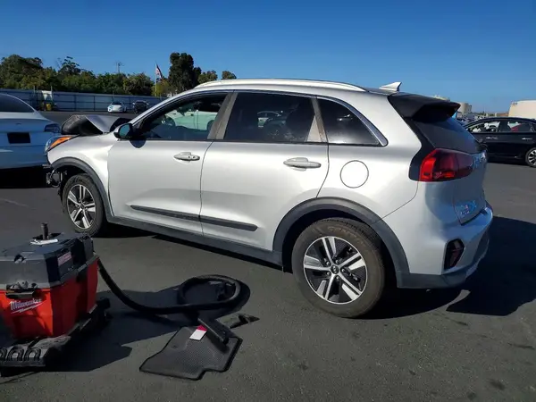 KNDCB3LC5L5400559 — 2020 Kia NIRO, фото 2 с аукциона Copart, Передняя часть