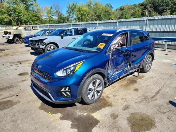 KNDCB3LC7L5450671 — 2020 Kia NIRO, Боковая часть (Side), фото до ремонта