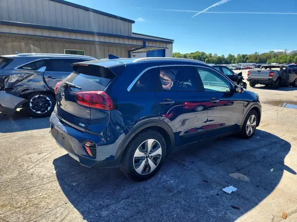 KNDCB3LC7L5450671 — 2020 Kia NIRO, фото 3 с аукциона Copart, Боковая часть