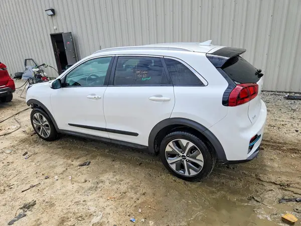 KNDCC3LG3N5159863 — 2022 Kia NIRO, фото 2 с аукциона Copart 28.09.2026, Передняя часть