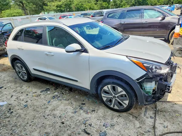 KNDCC3LG3N5159863 — 2022 Kia NIRO, фото 4 с аукциона Copart 28.09.2026, Передняя часть