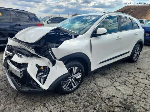 KNDCB3LCXN5507142 — 2022 Kia NIRO, Передняя часть, фото до ремонта