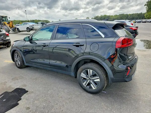 KNDCB3LC2N5541334 — 2022 Kia NIRO, фото 2 с аукциона Copart, Передняя часть