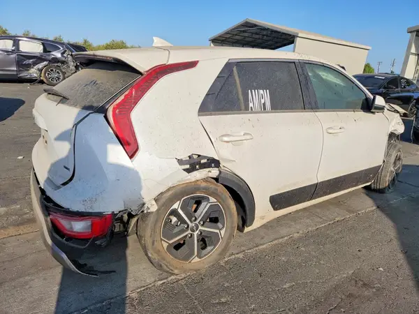 KNDCP3LE5P5089921 — 2023 Kia NIRO, фото 3 с аукциона Copart, Механические повреждения