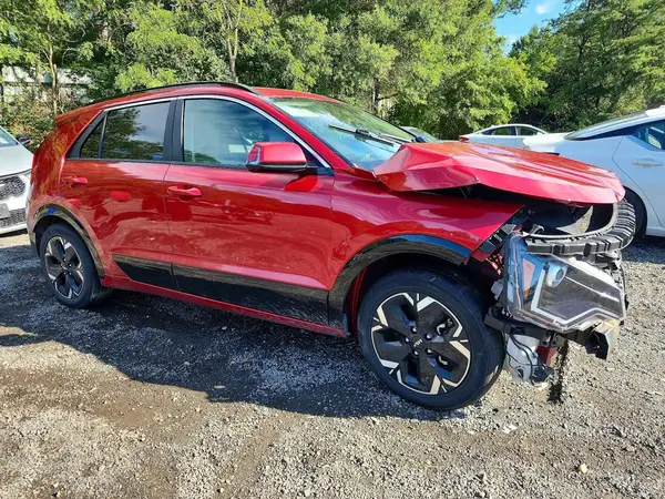 KNDCR3L12P5026427 — 2023 Kia NIRO, фото 4 с аукциона Copart 08.10.2026, Передняя часть