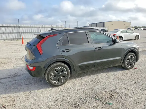 KNDCR3L10P5045980 — 2023 Kia NIRO, фото 3 с аукциона Copart, Град