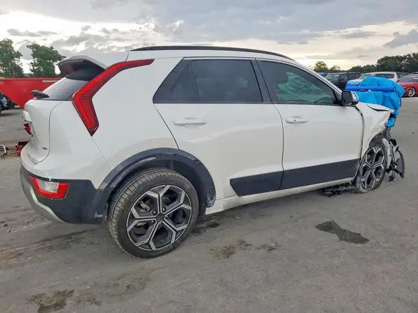KNDCR3LE3P5041683 — 2023 Kia NIRO, фото 3 с аукциона Copart 13.10.2026, Передняя часть