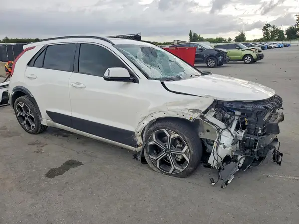 KNDCR3LE3P5041683 — 2023 Kia NIRO, фото 4 с аукциона Copart 13.10.2026, Передняя часть