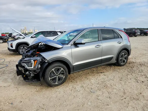 KNDCP3LE9T5363664 — 2026 Kia NIRO, Передняя часть (Front End), фото до ремонта