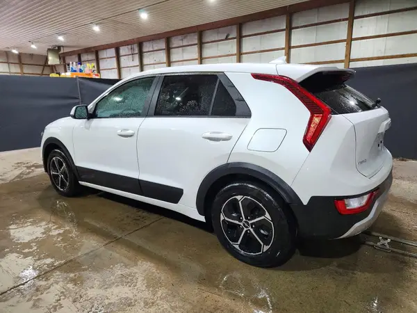 KNDCP3LEXT5337669 — 2026 Kia NIRO, фото 2 с аукциона Copart 28.09.2026, Передняя часть