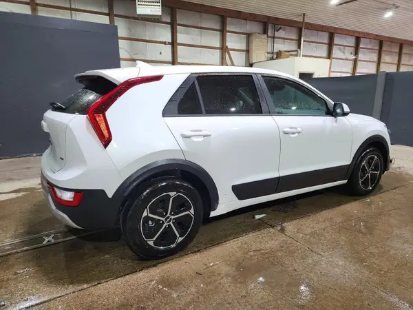 KNDCP3LEXT5337669 — 2026 Kia NIRO, фото 3 с аукциона Copart 28.09.2026, Передняя часть