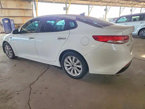 5XXGU4L32GG012675 — 2016 Kia Optima, фото 2 с аукциона Copart 14.10.2026, Мелкие вмятины и царапины
