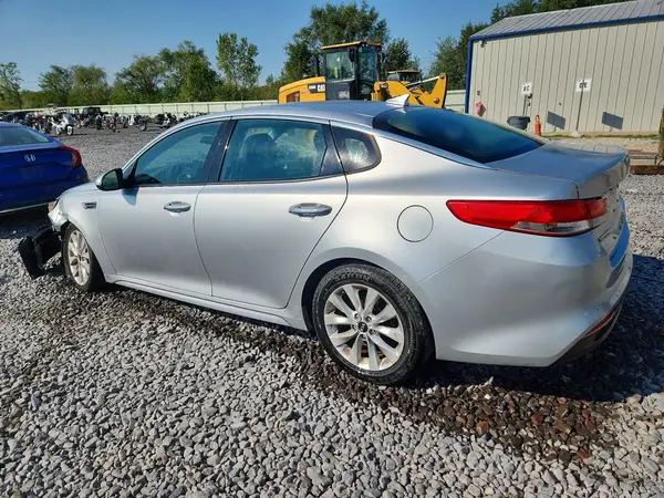 5XXGU4L30GG120406 — 2016 Kia Optima, фото 2 с аукциона Copart, Передняя часть