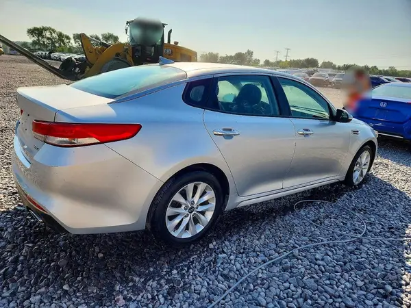 5XXGU4L30GG120406 — 2016 Kia Optima, фото 3 с аукциона Copart, Передняя часть