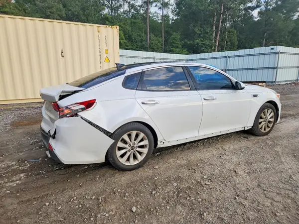 5XXGU4L32GG011610 — 2016 Kia Optima, фото 3 с аукциона Copart, Задняя часть