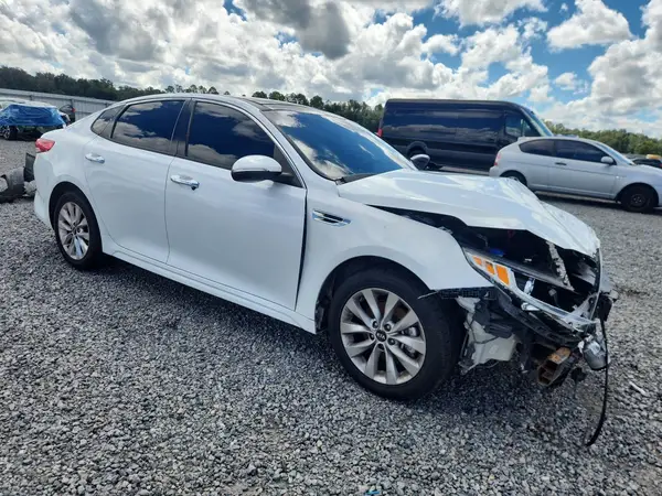 5XXGU4L38GG080723 — 2016 Kia Optima, фото 4 с аукциона Copart 06.10.2026, Передняя часть