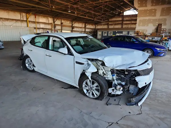 KNAGT4L30H5133582 — 2017 Kia Optima, фото 4 с аукциона Copart 28.09.2026, Передняя часть