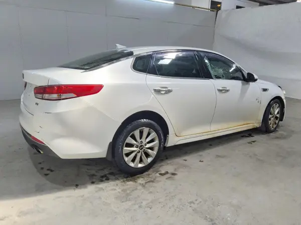 5XXGU4L30HG178260 — 2017 Kia Optima, фото 3 с аукциона Copart 01.10.2026, Механические повреждения