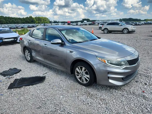 5XXGT4L35HG125993 — 2017 Kia Optima, фото 4 с аукциона Copart, Задняя часть