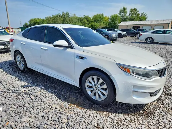 5XXGT4L37HG139636 — 2017 Kia Optima, фото 4 с аукциона Copart 12.10.2026, Боковая часть