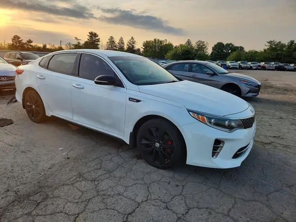5XXGW4L24HG146610 — 2017 Kia Optima, фото 4 с аукциона Copart, Задняя часть