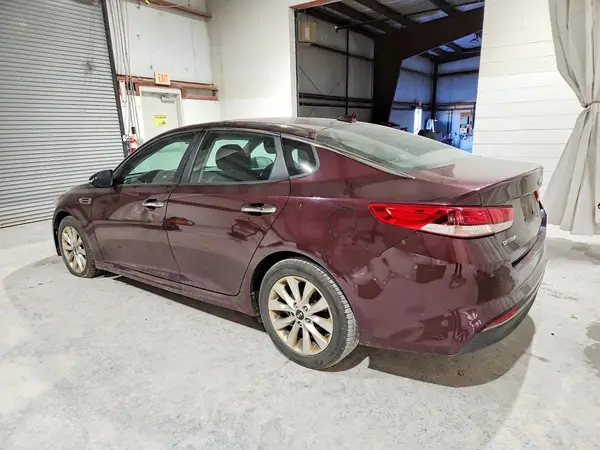 5XXGT4L32HG130598 — 2017 Kia Optima, фото 2 с аукциона Copart, Вандализм