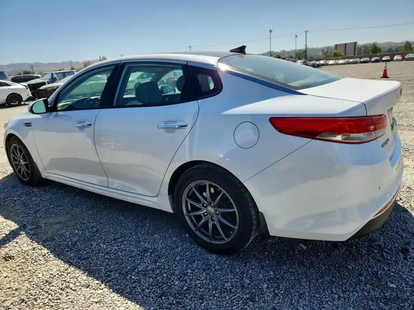 5XXGU4L34HG157718 — 2017 Kia Optima, фото 2 с аукциона Copart, Механические повреждения