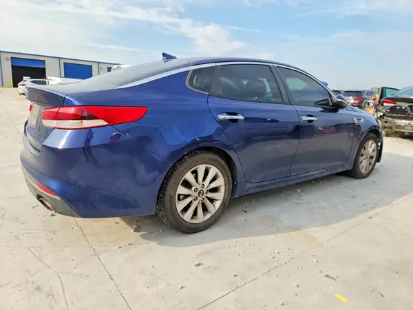 5XXGT4L31HG172471 — 2017 Kia Optima, фото 3 с аукциона Copart 02.10.2026, Передняя часть