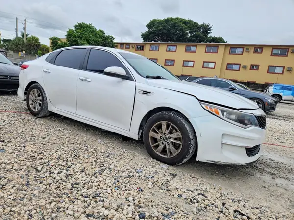 5XXGT4L32HG171720 — 2017 Kia Optima, фото 4 с аукциона Copart, Передняя часть