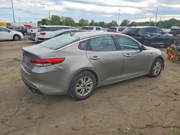 5XXGT4L30HG149490 — 2017 Kia Optima, фото 3 с аукциона Copart, Подтопление