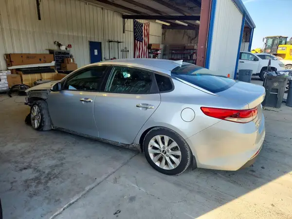 5XXGT4L38JG256163 — 2018 Kia Optima, фото 2 с аукциона Copart, Передняя часть