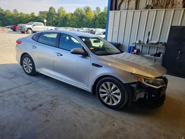 5XXGT4L38JG256163 — 2018 Kia Optima, фото 4 с аукциона Copart, Передняя часть
