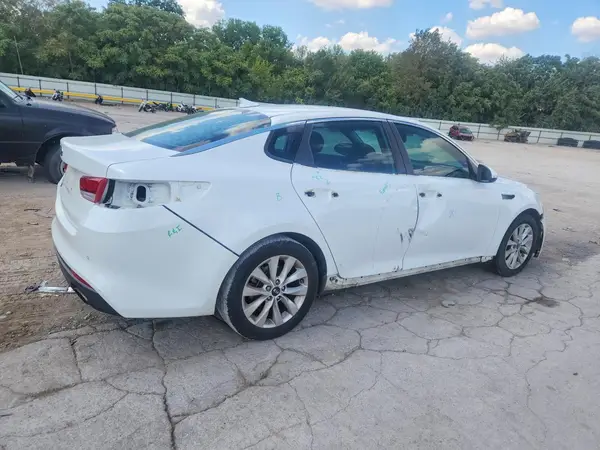 5XXGT4L35JG268447 — 2018 Kia Optima, фото 3 с аукциона Copart, Боковая часть