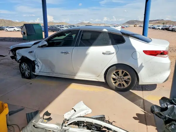 5XXGT4L35JG199453 — 2018 Kia Optima, фото 2 с аукциона Copart, Передняя часть