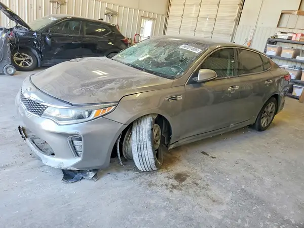 5XXGU4L37JG233762 — 2018 Kia Optima, Передняя часть (Front End), фото до ремонта