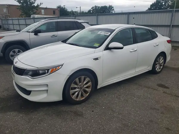 5XXGT4L34JG267774 — 2018 Kia Optima, Задняя часть (Rear End), фото до ремонта