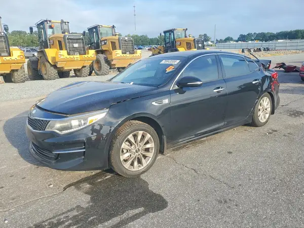 5XXGU4L34JG238224 — 2018 Kia Optima, Задняя часть (Rear End), фото до ремонта
