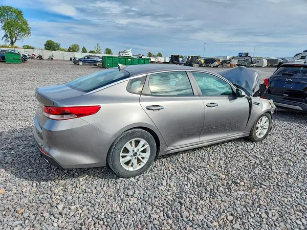 5XXGT4L39JG210826 — 2018 Kia Optima, фото 3 с аукциона Copart, Вандализм