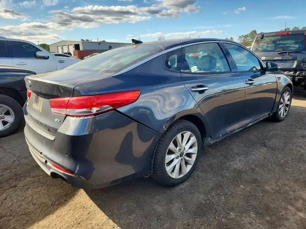5XXGU4L38JG216467 — 2018 Kia Optima, фото 3 с аукциона Copart, Передняя часть