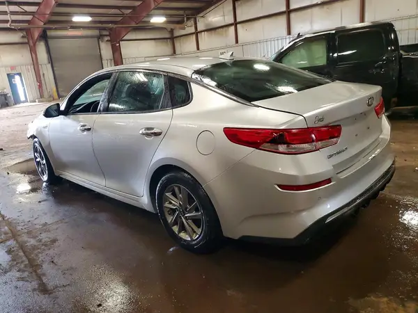 5XXGT4L35KG339048 — 2019 Kia Optima, фото 2 с аукциона Copart, Вандализм