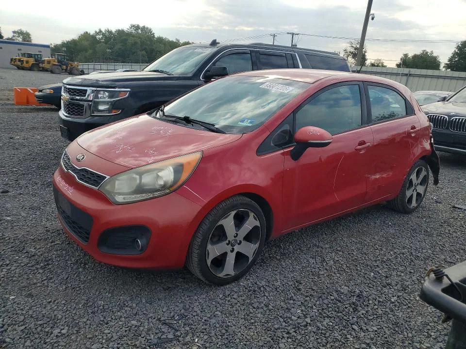 2013 KIA RIO 5-DOOR VIN KNADN5A3XD6153705 фото 1