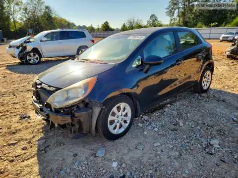 KNADM5A3XD6196654 — 2013 Kia Rio, Передняя часть, фото до ремонта
